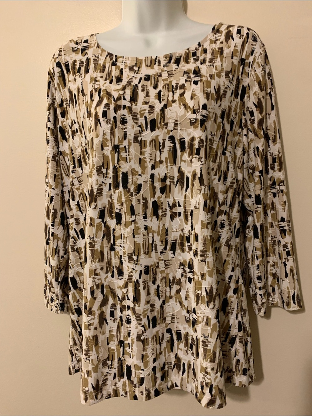 JM Collection Neutral Brushstroke Scoop Neck Tunic in Beige Black White
